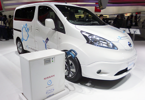同じくモーターショー日産ブースに展示されたe-NV200。発売は「もう間もなく」と日産広報が語っていた。