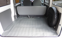 荷室はフラット