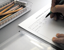 書類申請用紙を書き込む