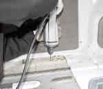 ボディにも同じ位置で穴を空ける