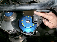 クランク角センサーとプーリーを取り付けるステーの位置を検討