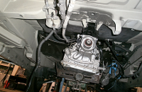 AT側のマウントから取り付け