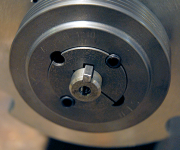 キー溝を作って、回転による滑りをなくす配慮も。