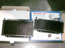 オイルクーラーを純正ラジエーターに入れ込む作業