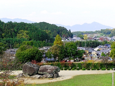 石舞台古墳と飛鳥の里　吉野は近い